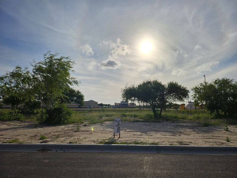 Photo of 1339 Giuseppe Verdi Ave
