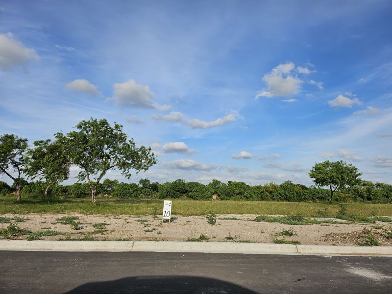 Photo of 1340 Giuseppe Verdi Ave